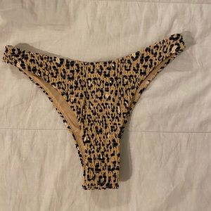 High leg Hollister cheetah print bikini bottom